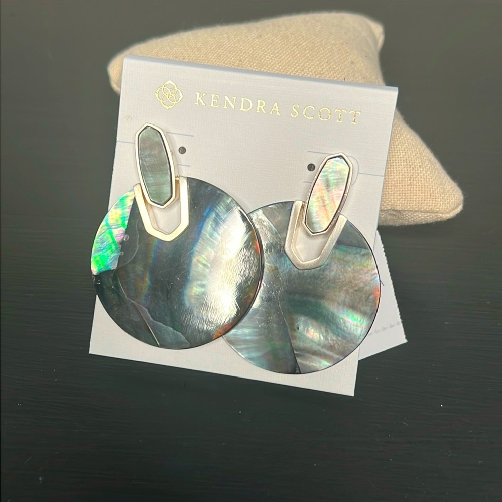 NWT Kendra Scott Didi Statement Earrings in Black Mother of Pearl - Picture 6 of 6